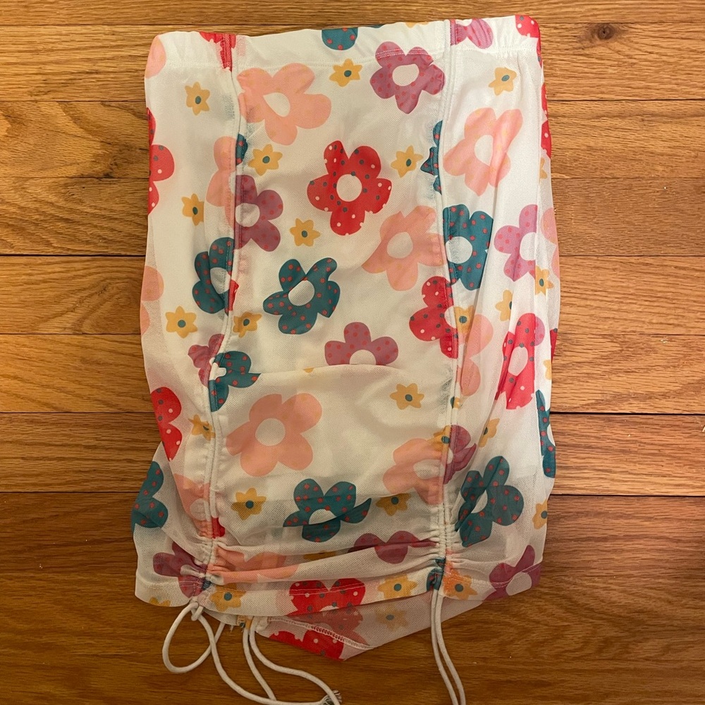 Skirt white with flowers tight fitted size XS
